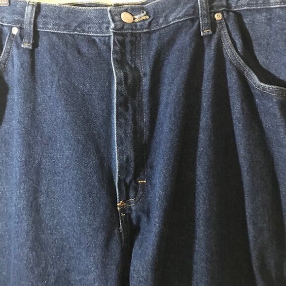 Wrangler Relaxed Fit Mens Jeans Size 42x30 Stone Washed Denim NWT - Picture 6 of 8